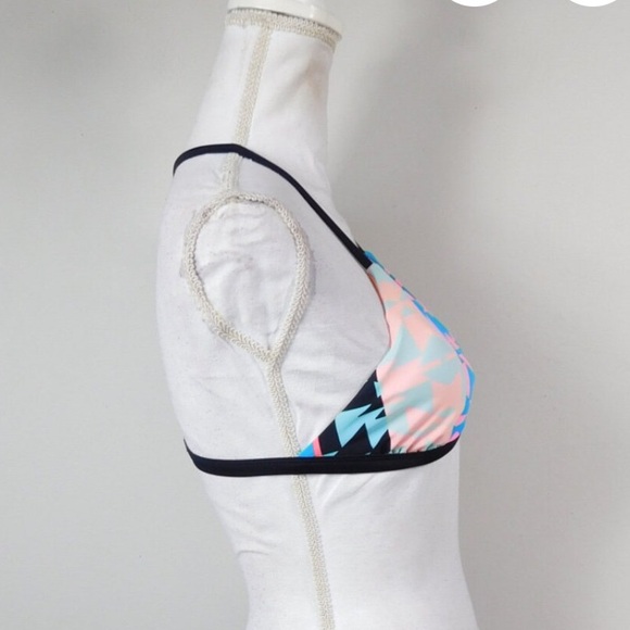 Xhilaration • Geometric Bikini Top - Picture 5 of 6